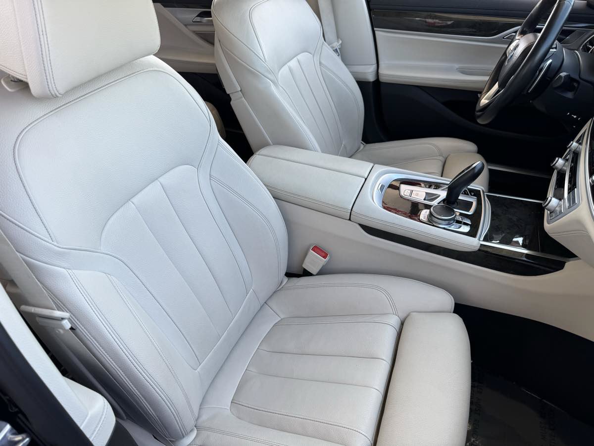 Used 2018 BMW 750i xDrive AWD/4WD image 24