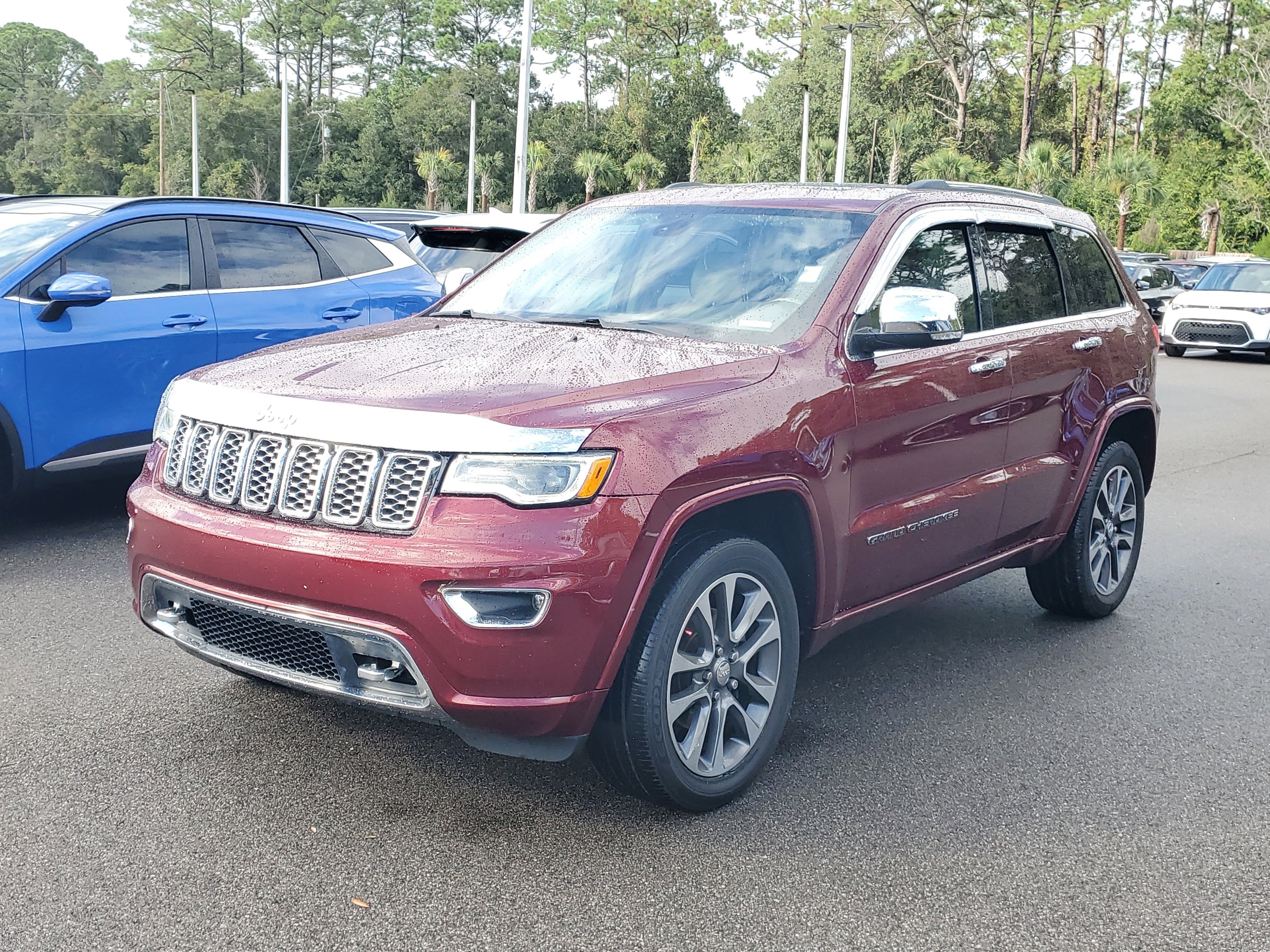 Used 2017 Jeep Grand Cherokee Overland image 3