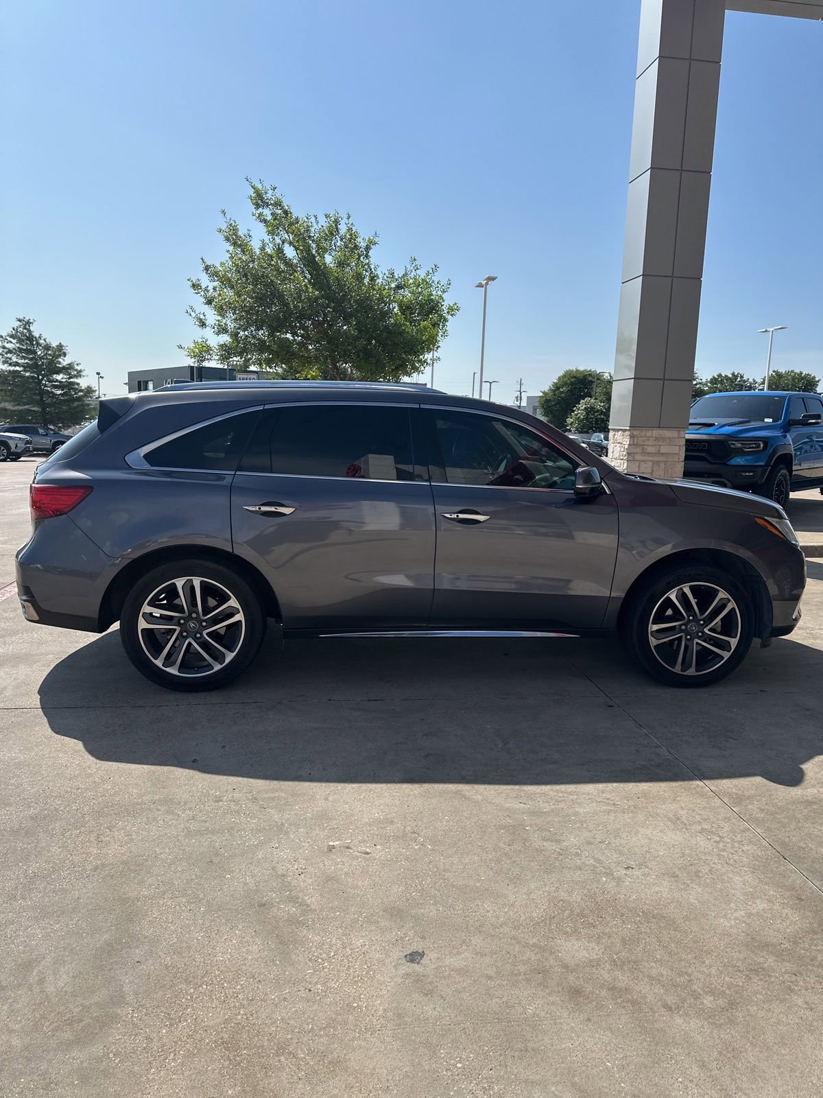 Used 2017 Acura MDX FWD w/ Advance Package image 8