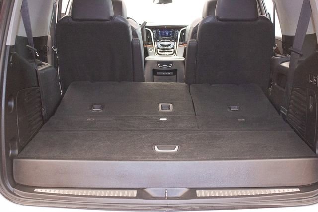 Used 2018 Cadillac Escalade Luxury image 15