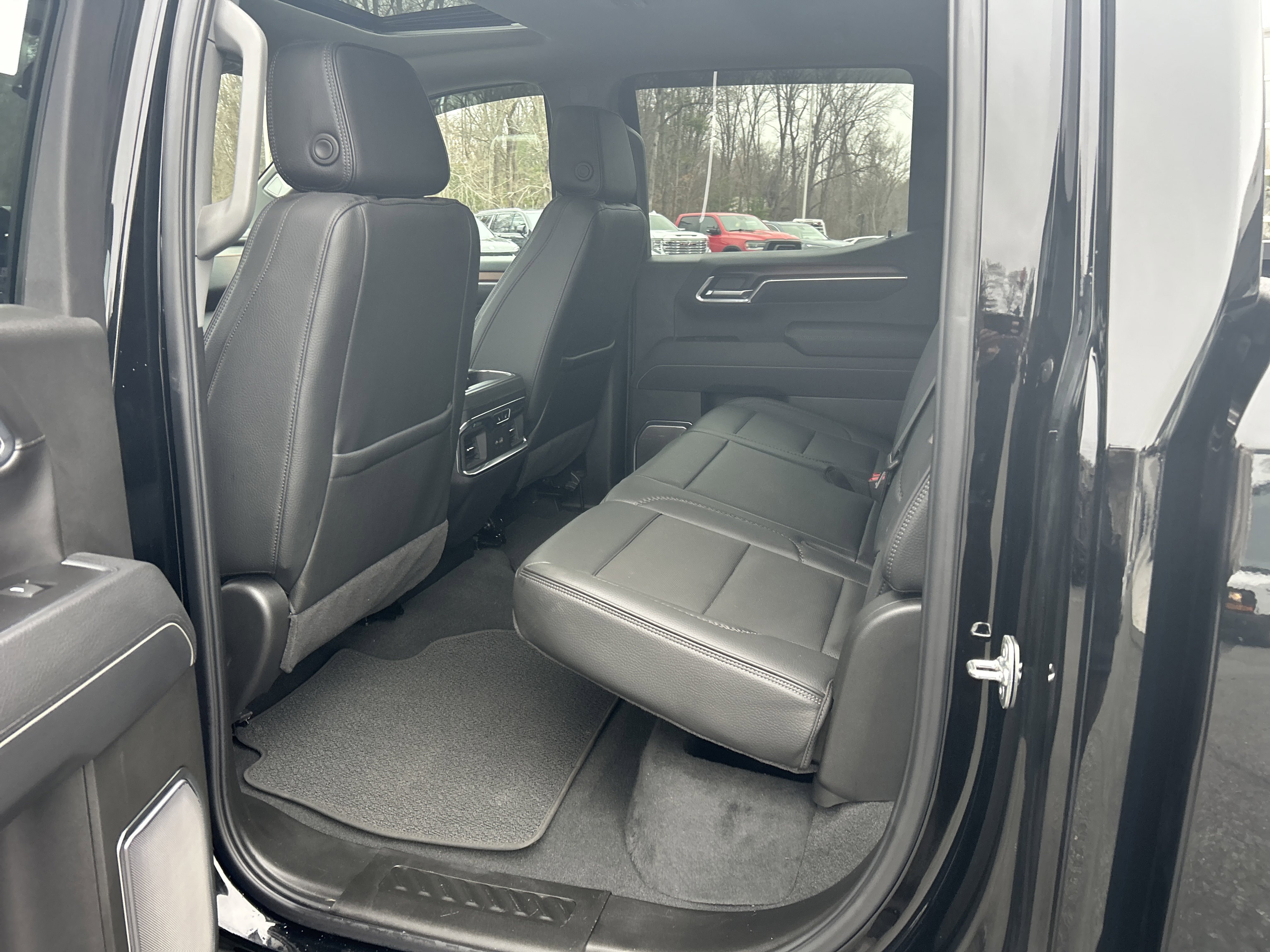 Used 2025 GMC Sierra 1500 Denali w/ Denali Reserve Package image 17