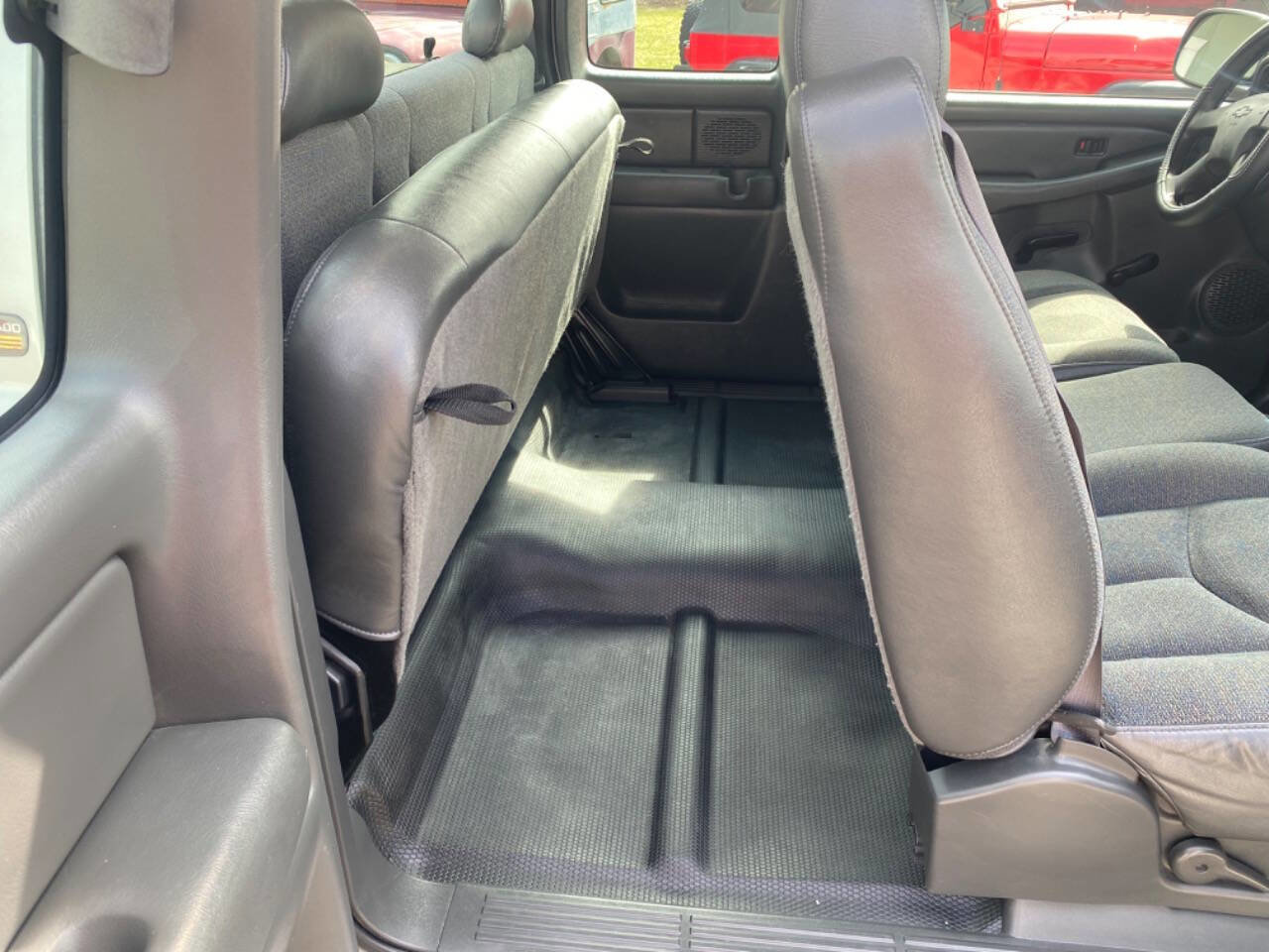 Used 2004 Chevrolet Silverado 1500 W/T image 25