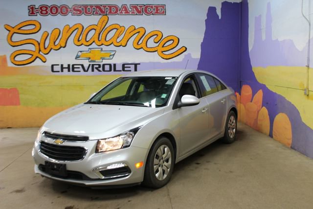 Used 2015 Chevrolet Cruze LT FWD image 2