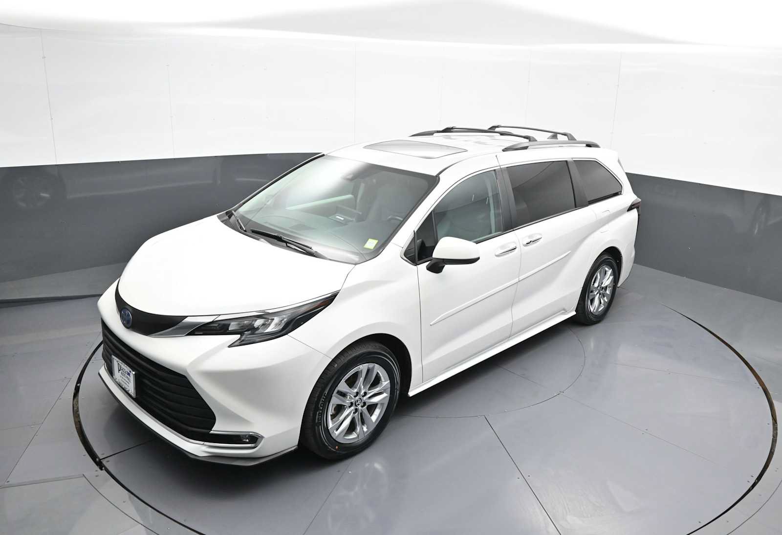 Used 2024 Toyota Sienna XLE w/ XLE Plus Package AWD/4WD image 36
