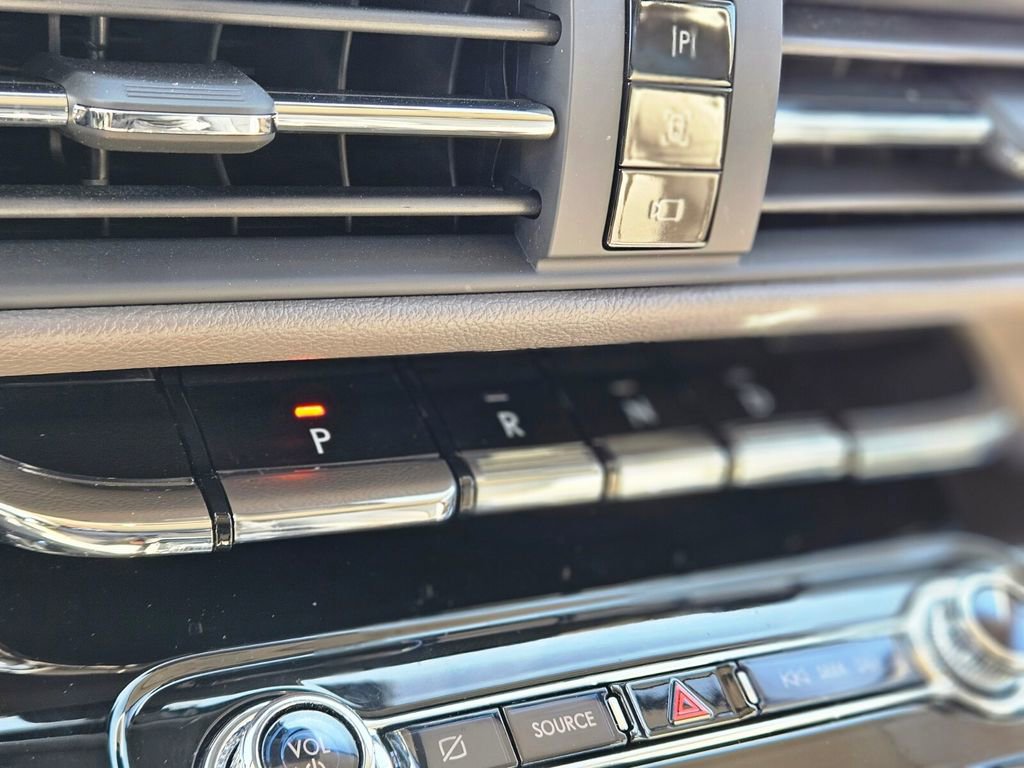 Used 2022 Lincoln Corsair AWD w/ Equipment Group 101A image 23