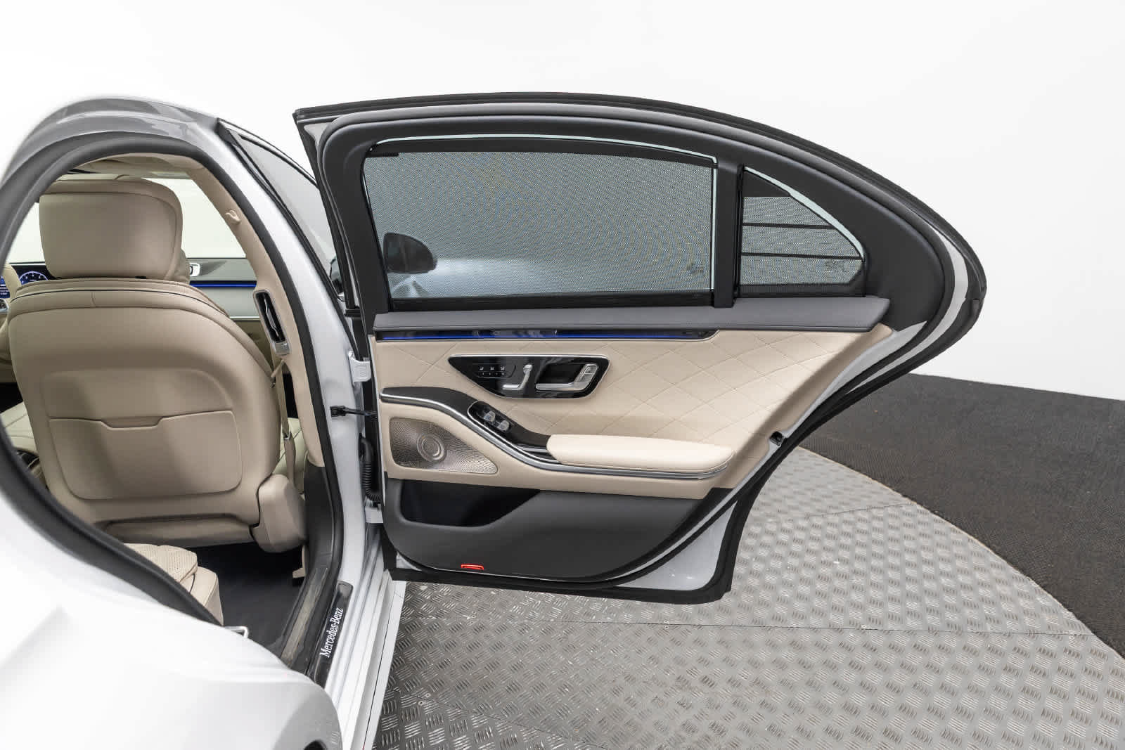 Used 2025 Mercedes-Benz S 580 4MATIC Sedan image 35