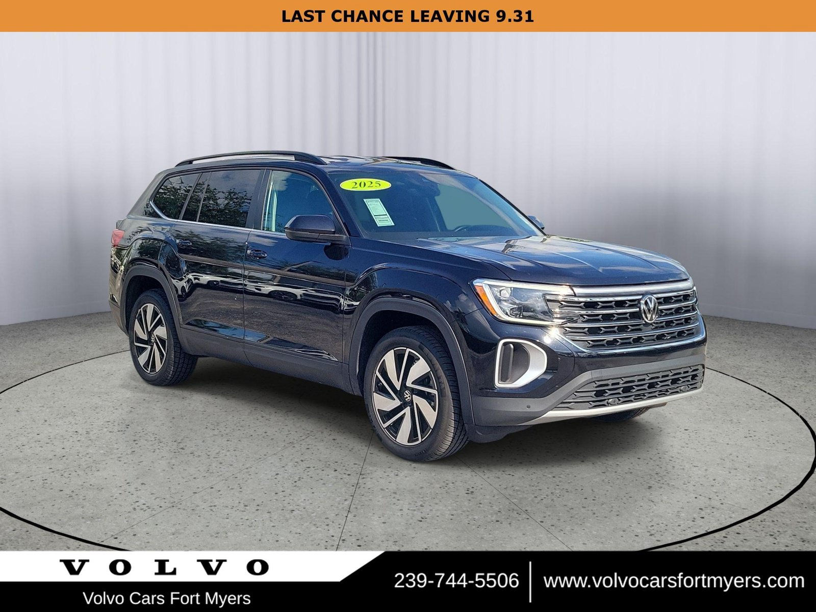 Used 2025 Volkswagen Atlas SE FWD image 1
