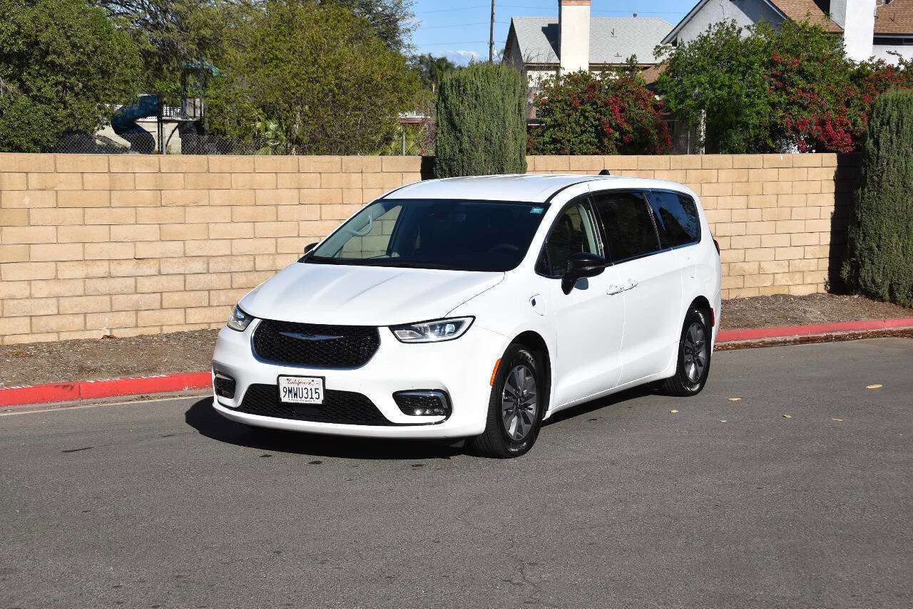 Used 2024 Chrysler Pacifica Limited FWD image 23
