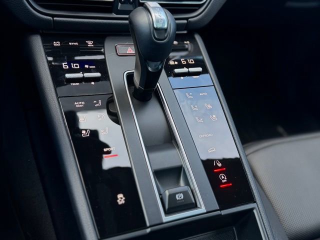 Certified 2025 Porsche Macan image 31