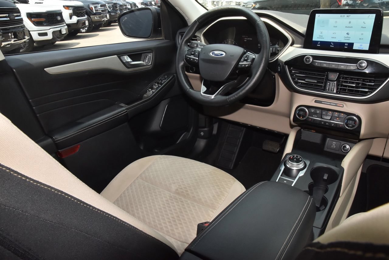Used 2021 Ford Escape SE w/ SE Sport Appearance Package FWD image 15