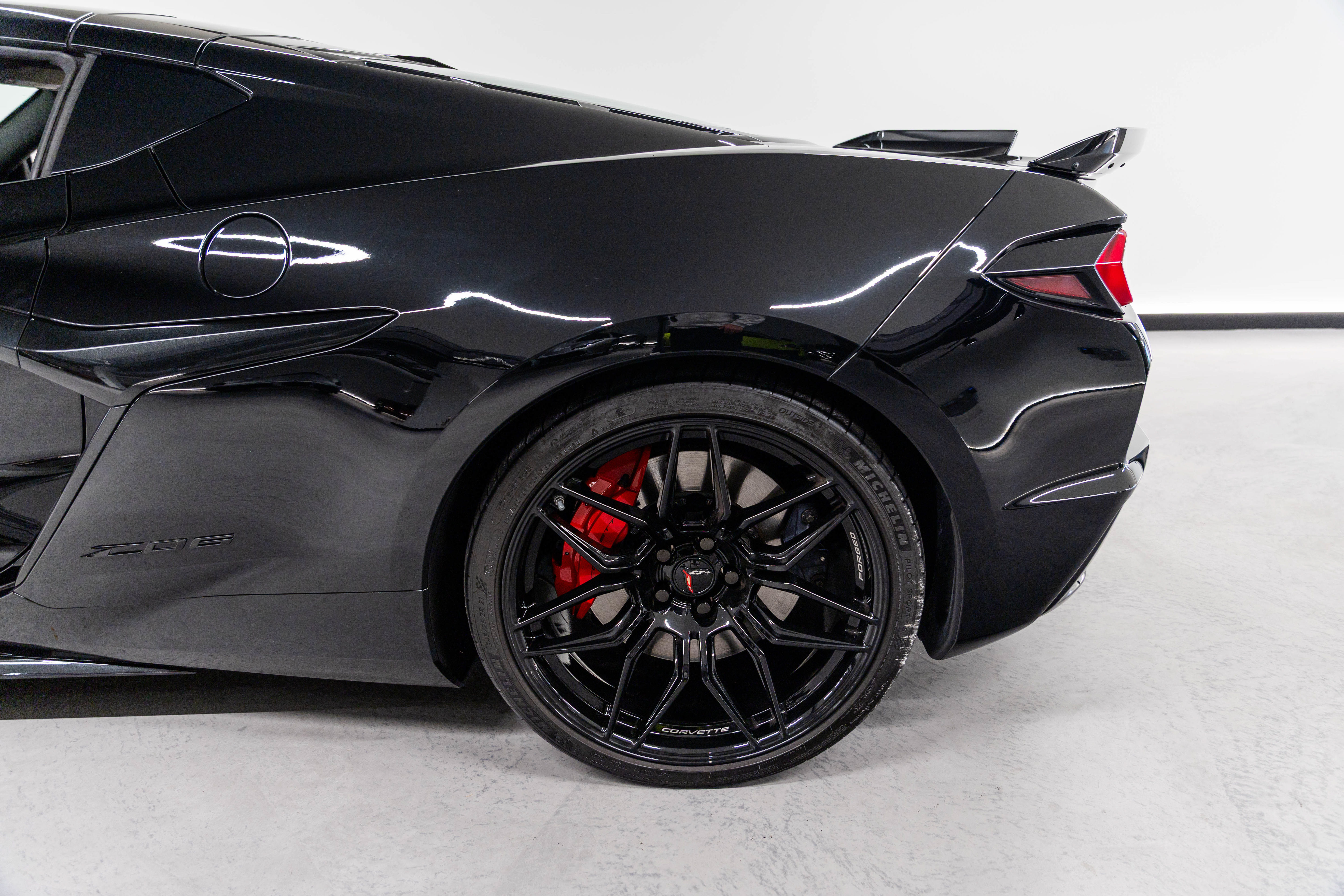 Used 2023 Chevrolet Corvette Z06 RWD image 7