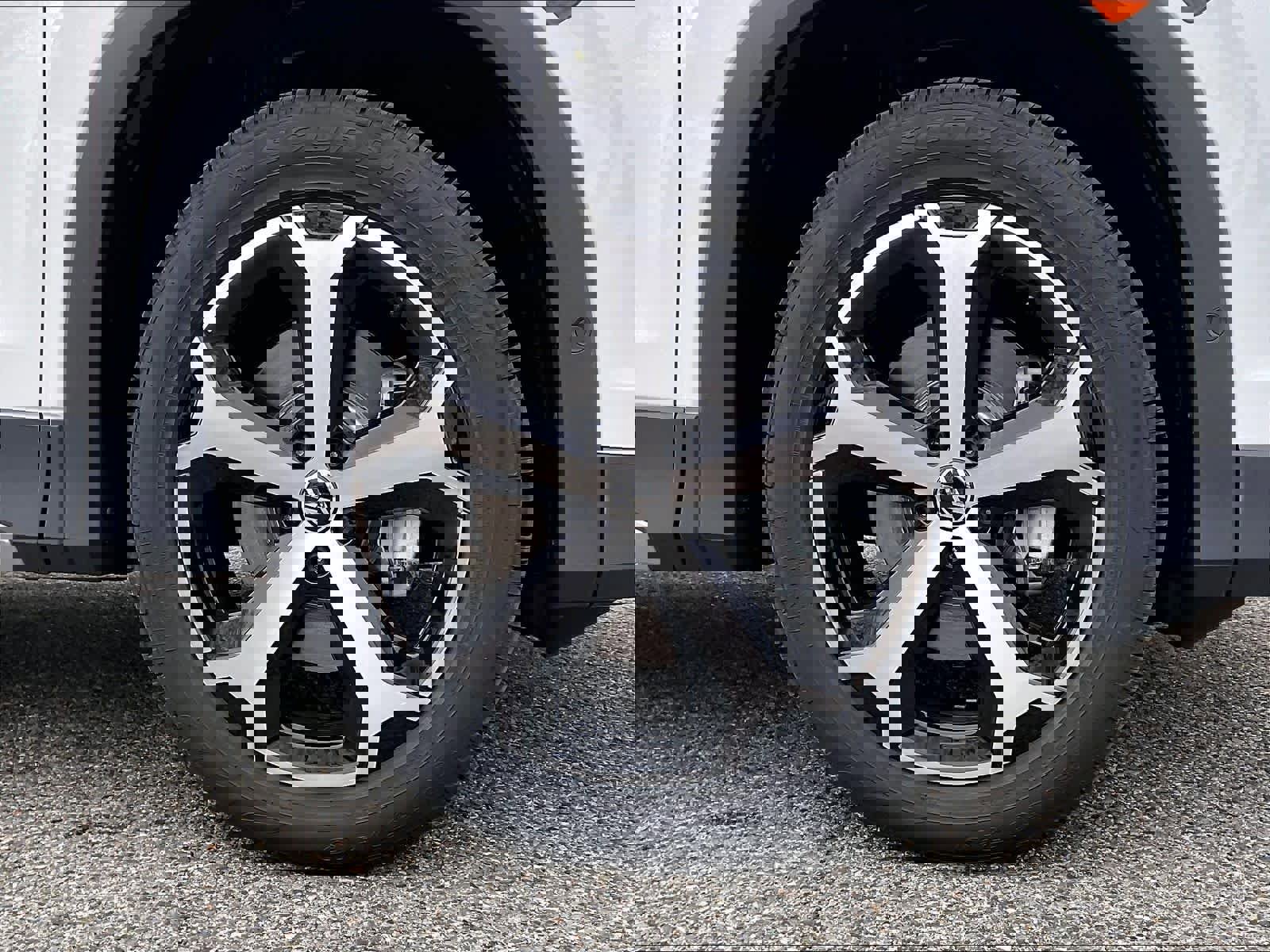 New 2026 Volkswagen Tiguan SE image 8