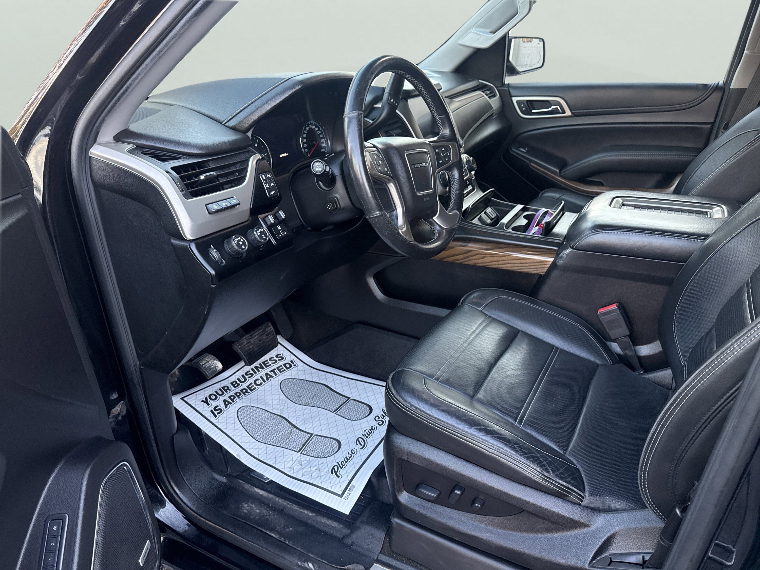 Used 2018 GMC Yukon XL Denali w/ Denali Ultimate Package image 19