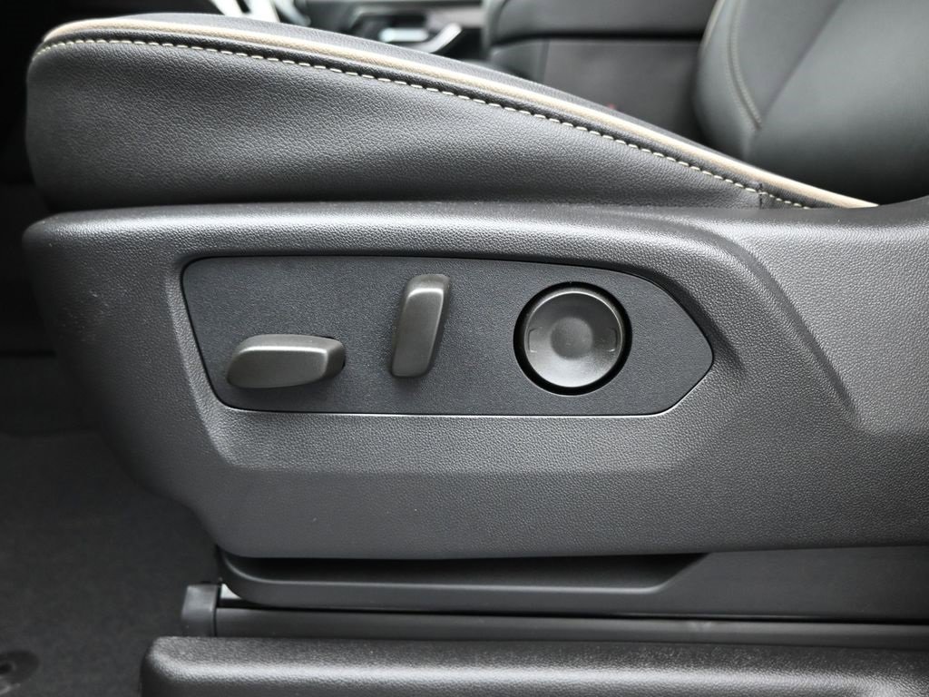 New 2026 GMC Yukon XL Elevation image 12