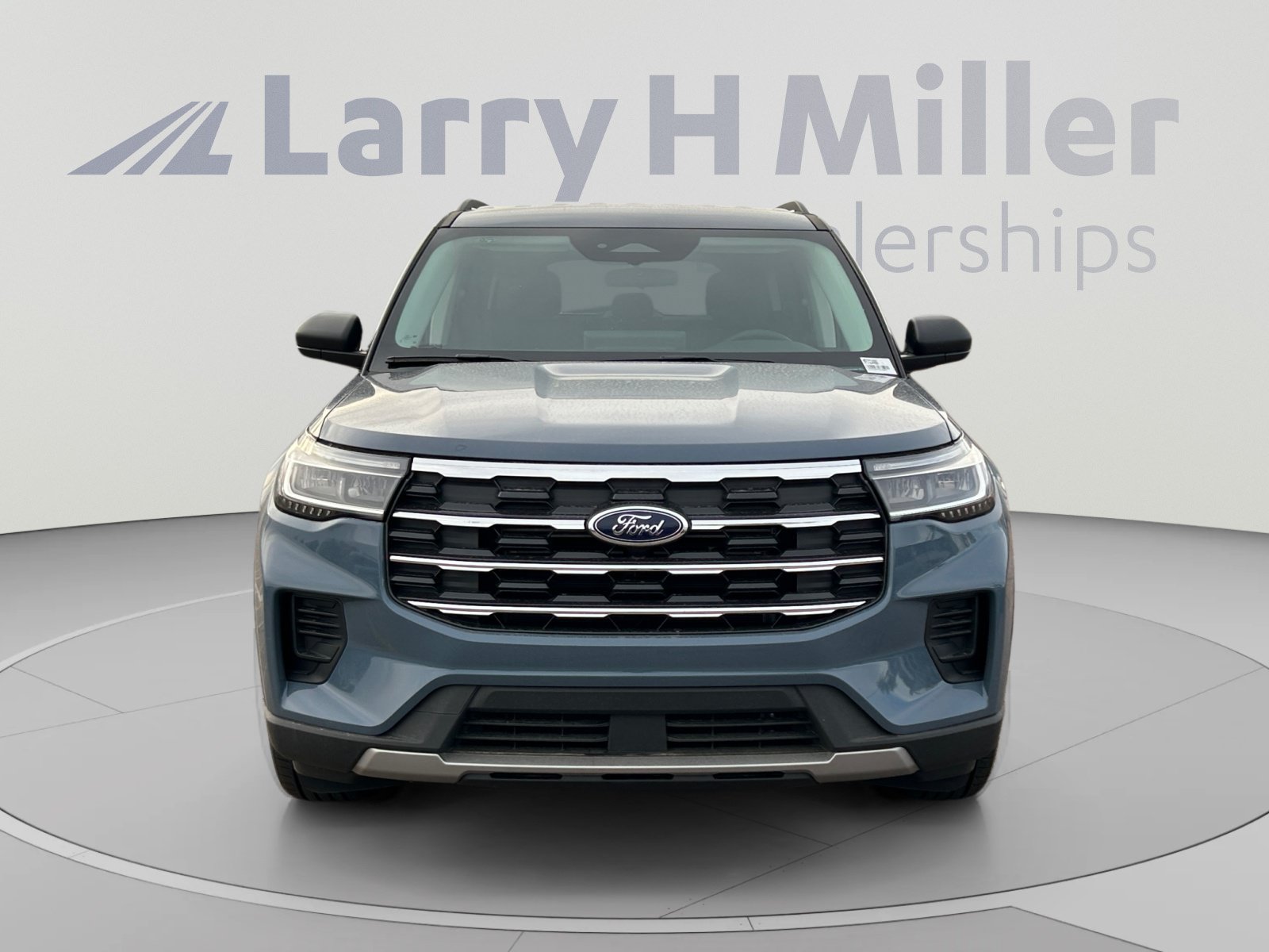New 2026 Ford Explorer Active RWD image 8