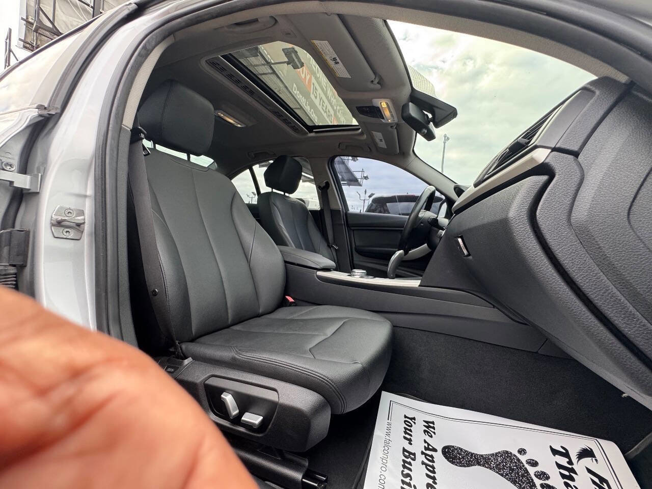 Used 2016 BMW 320i Sedan image 20