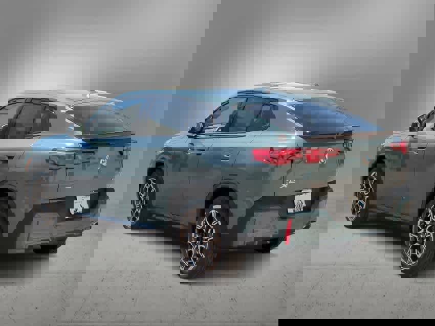 New 2025 BMW X2 xDrive28i w/ Convenience Package image 6