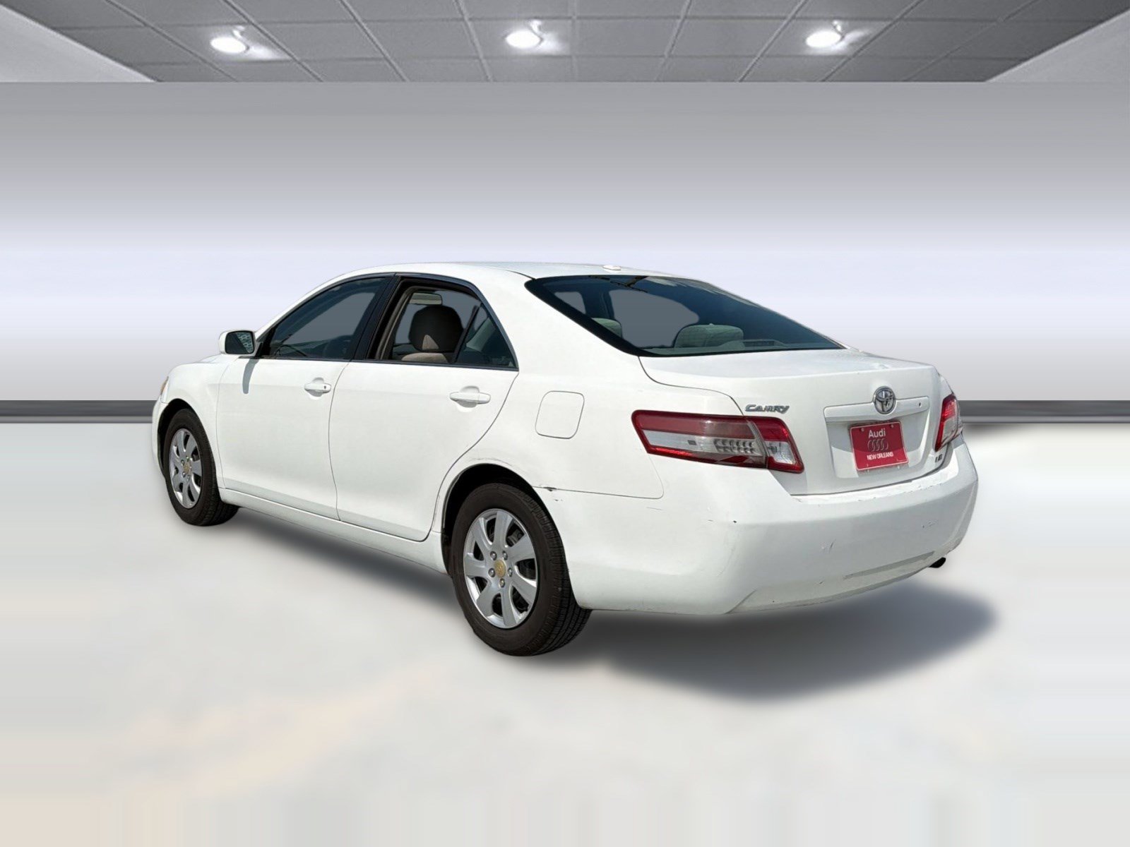 Used 2011 Toyota Camry LE FWD image 3