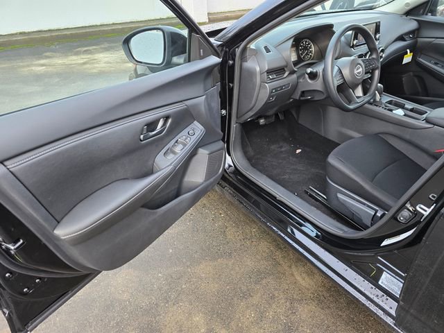 Used 2025 Nissan Sentra S image 19