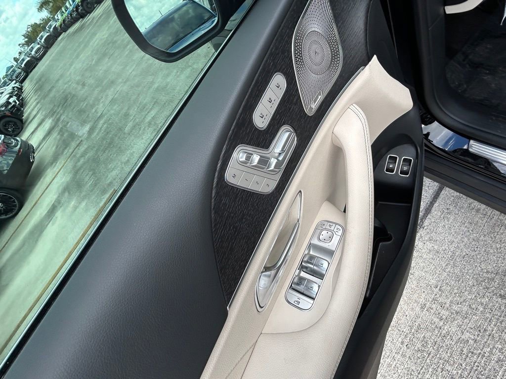 Used 2025 Mercedes-Benz GLE 450e 4MATIC image 27