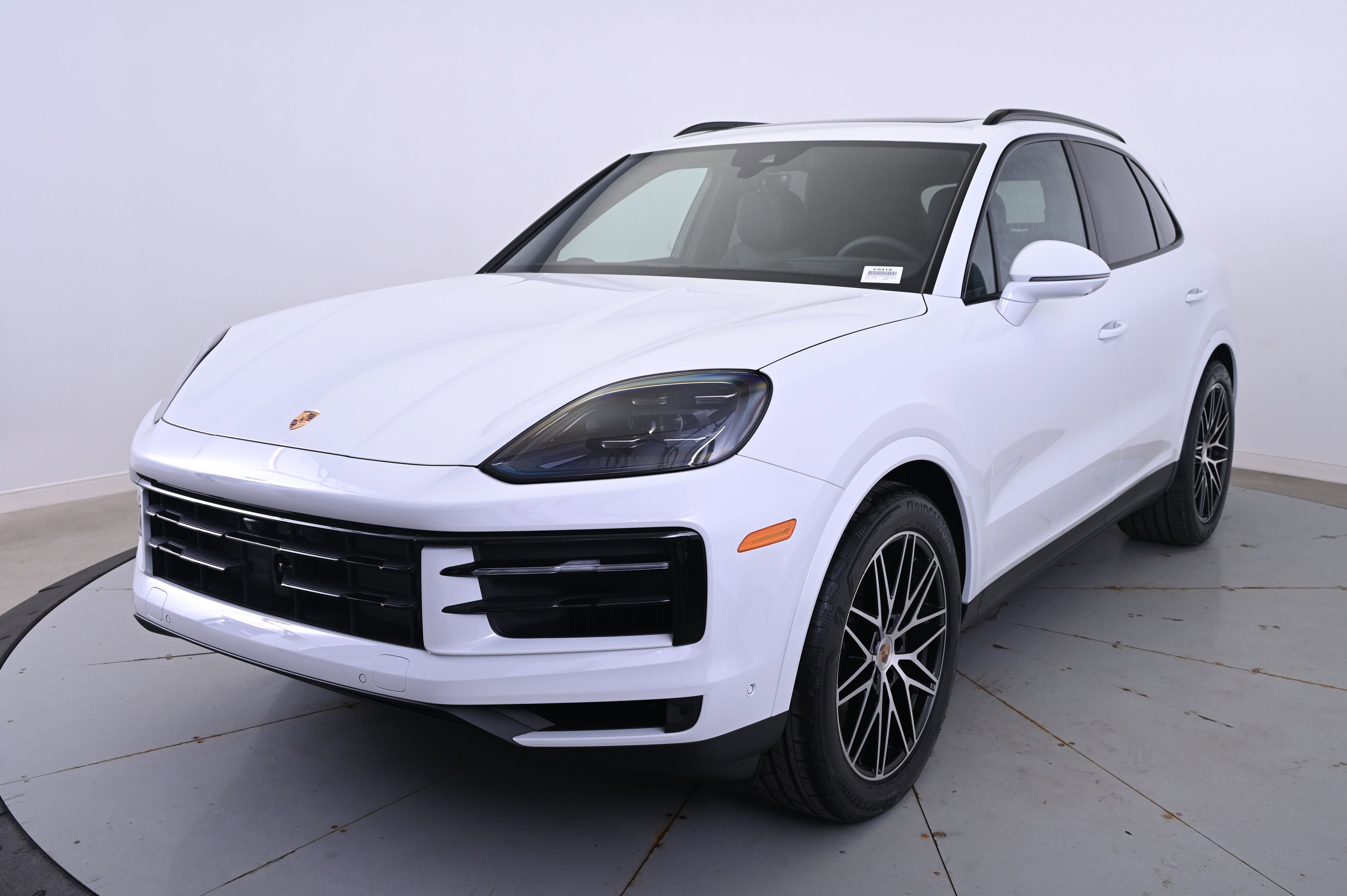Certified 2025 Porsche Cayenne image 1