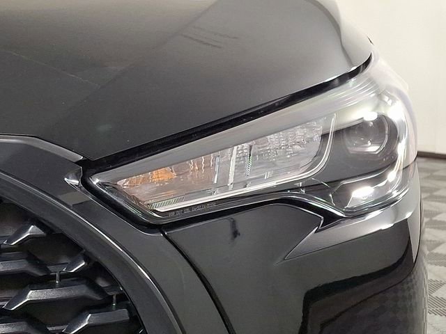 Used 2024 Toyota Corolla Cross LE image 12