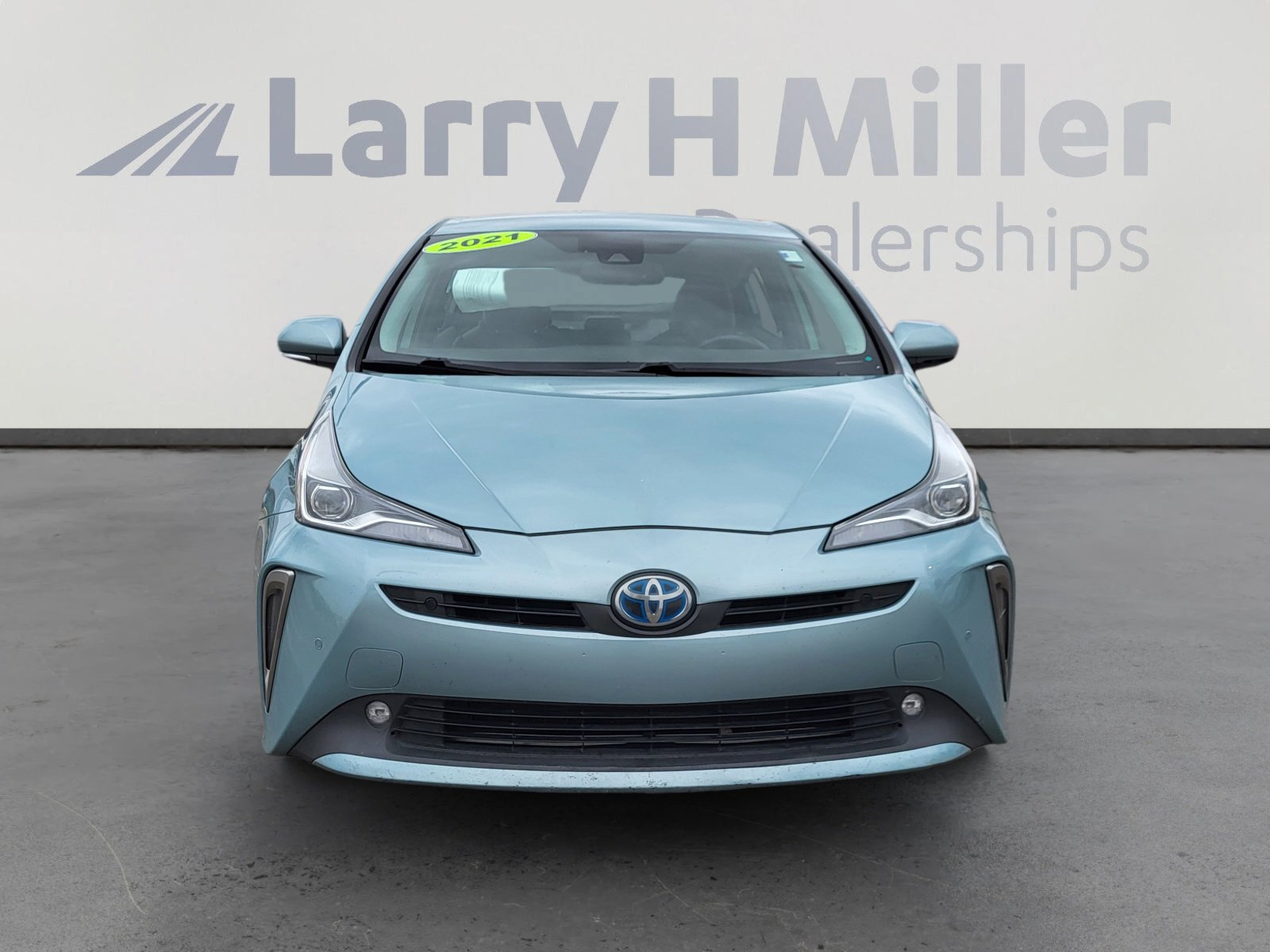 Used 2021 Toyota Prius XLE w/ Carpet Mat Package (TMS) image 7