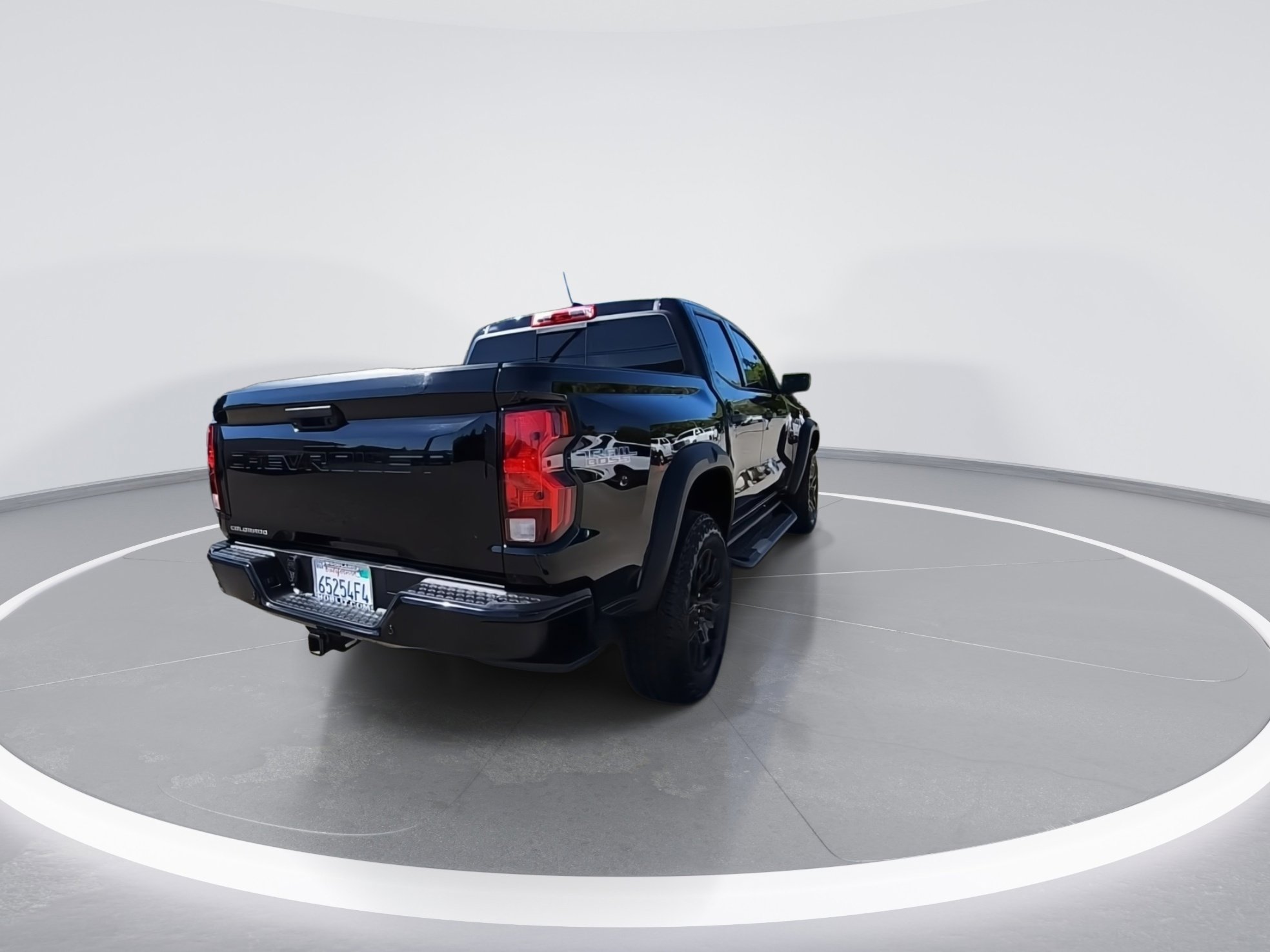 Used 2024 Chevrolet Colorado Trail Boss w/ Technology Package AWD/4WD image 4