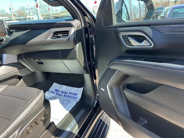 Used 2023 GMC Yukon XL SLT image 28