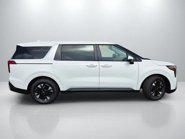 New 2026 Kia Carnival LXS FWD image 3