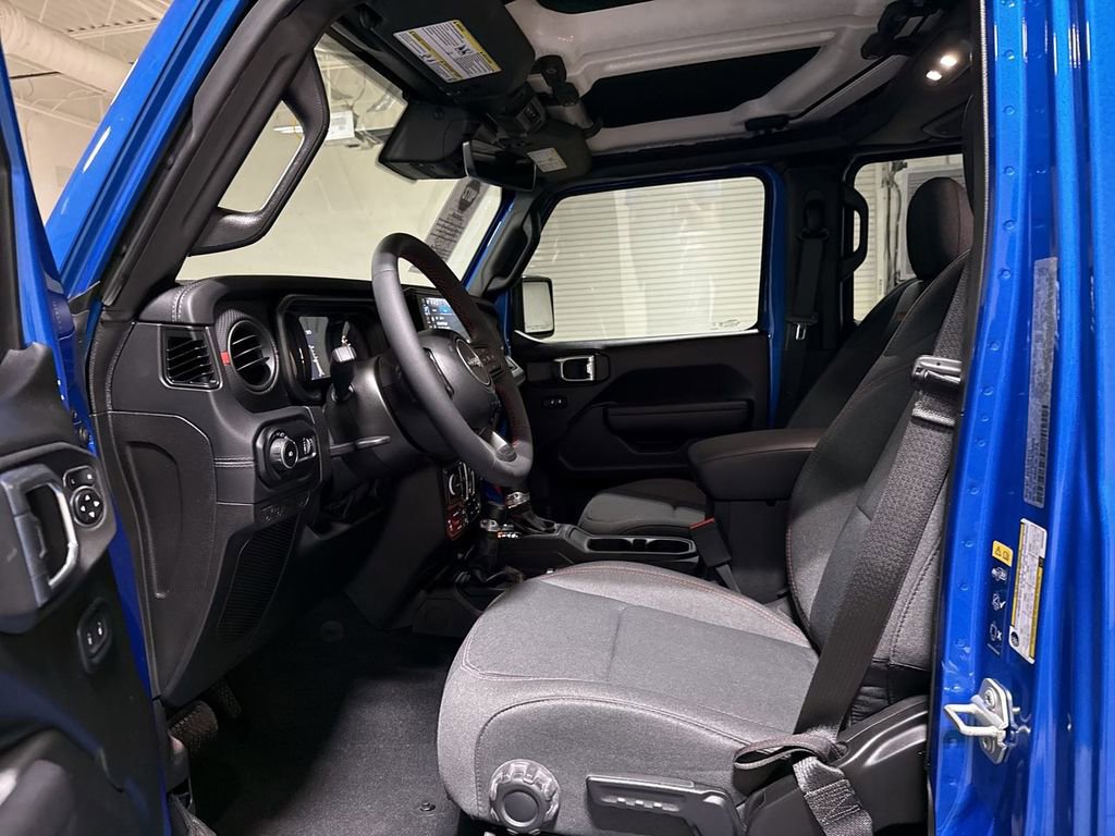 Used 2024 Jeep Wrangler Unlimited Rubicon w/ Capability Package image 20