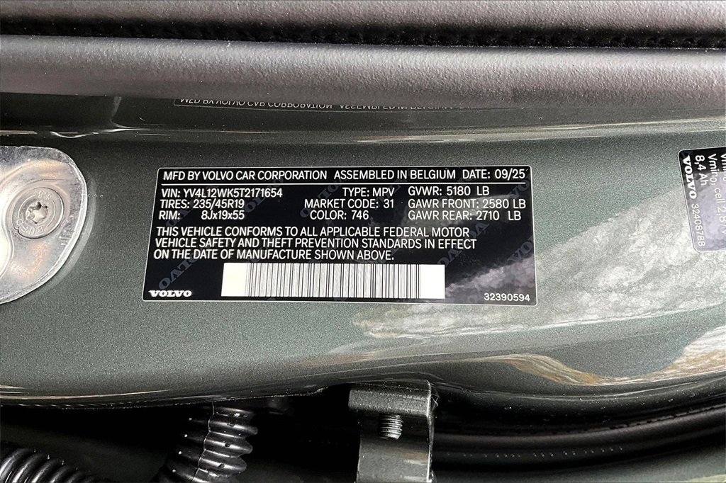 New 2026 Volvo V60 B5 Cross Country Plus w/ Protection Package Premier image 8