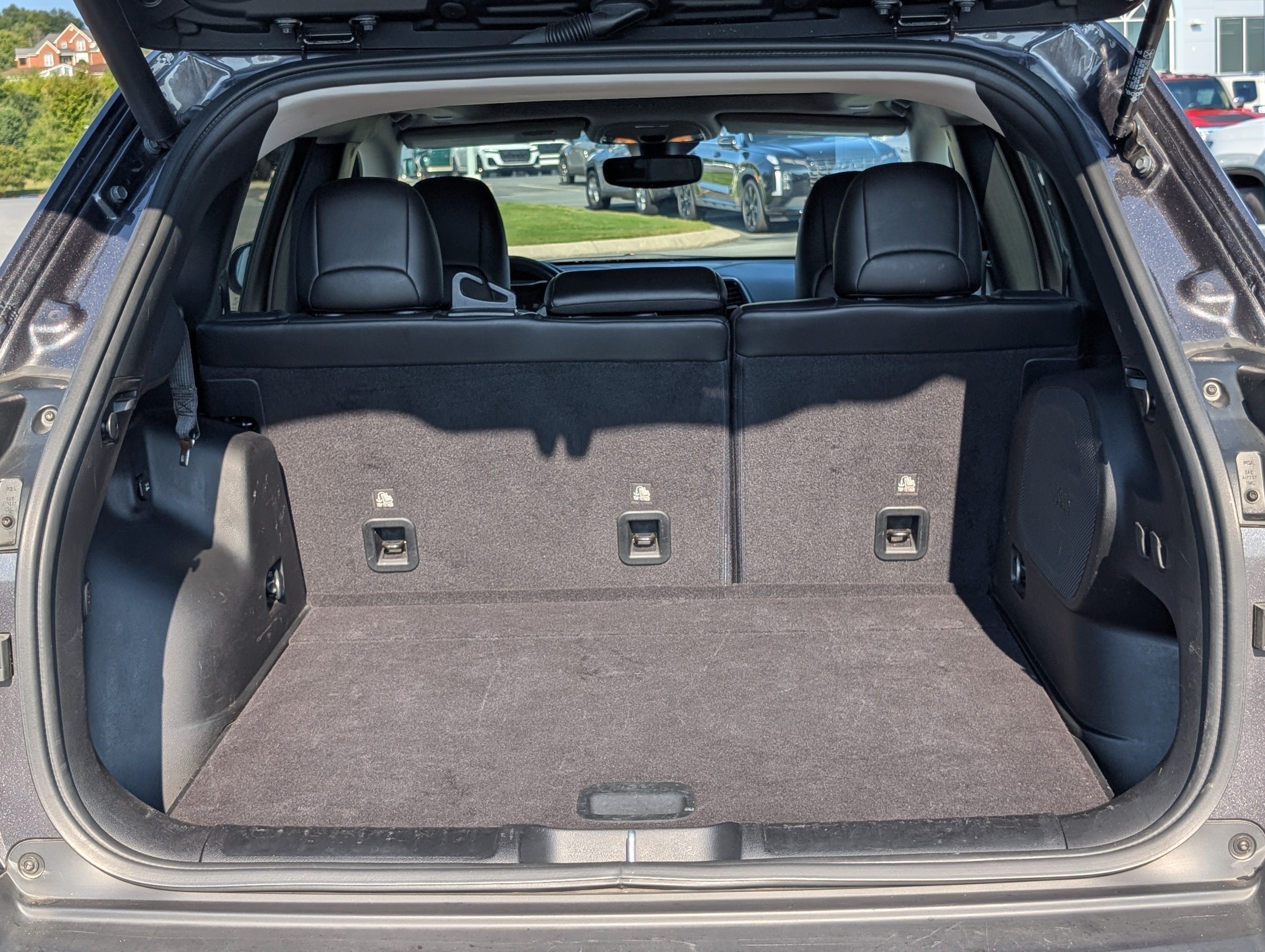 Used 2021 Jeep Cherokee Latitude Lux w/ Sun & Sound Group FWD image 25