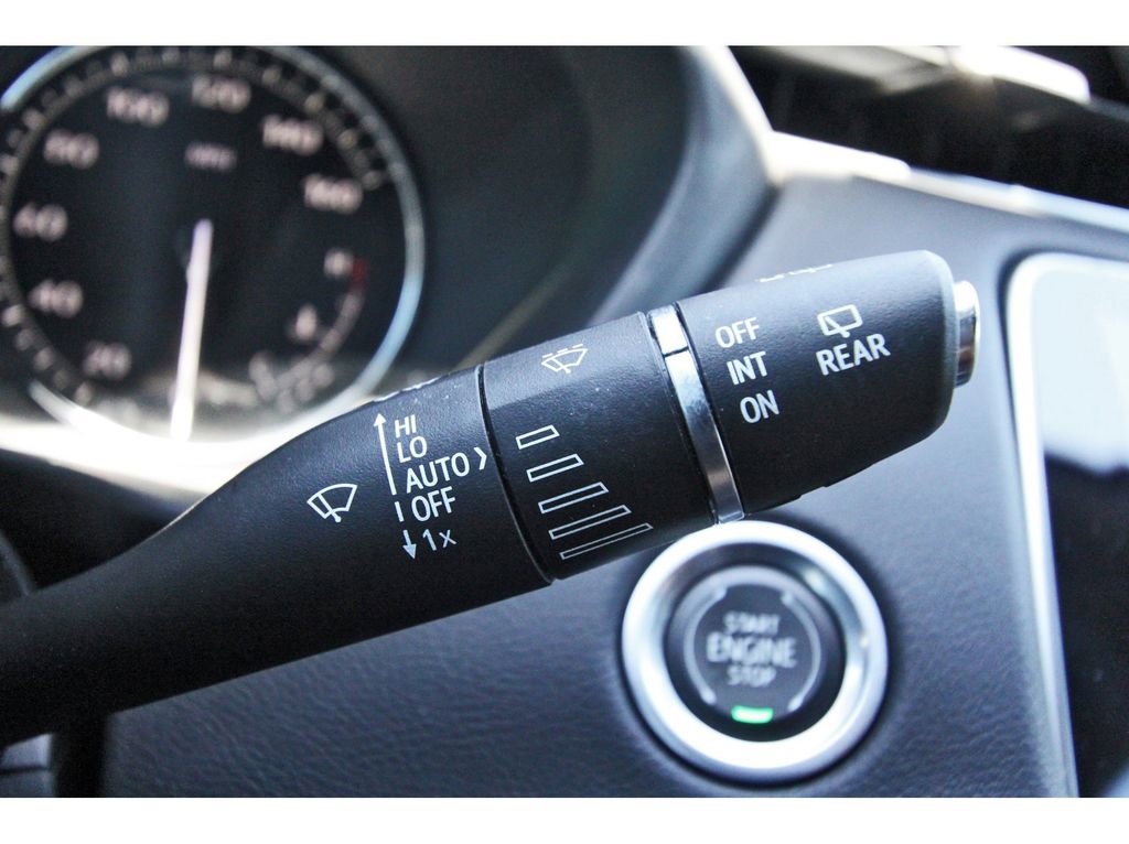 Used 2022 Cadillac XT4 Premium Luxury w/ Enhanced Visibility Package image 18