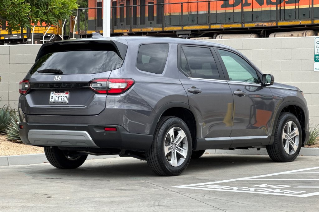 Certified 2023 Honda Pilot EX-L image 9
