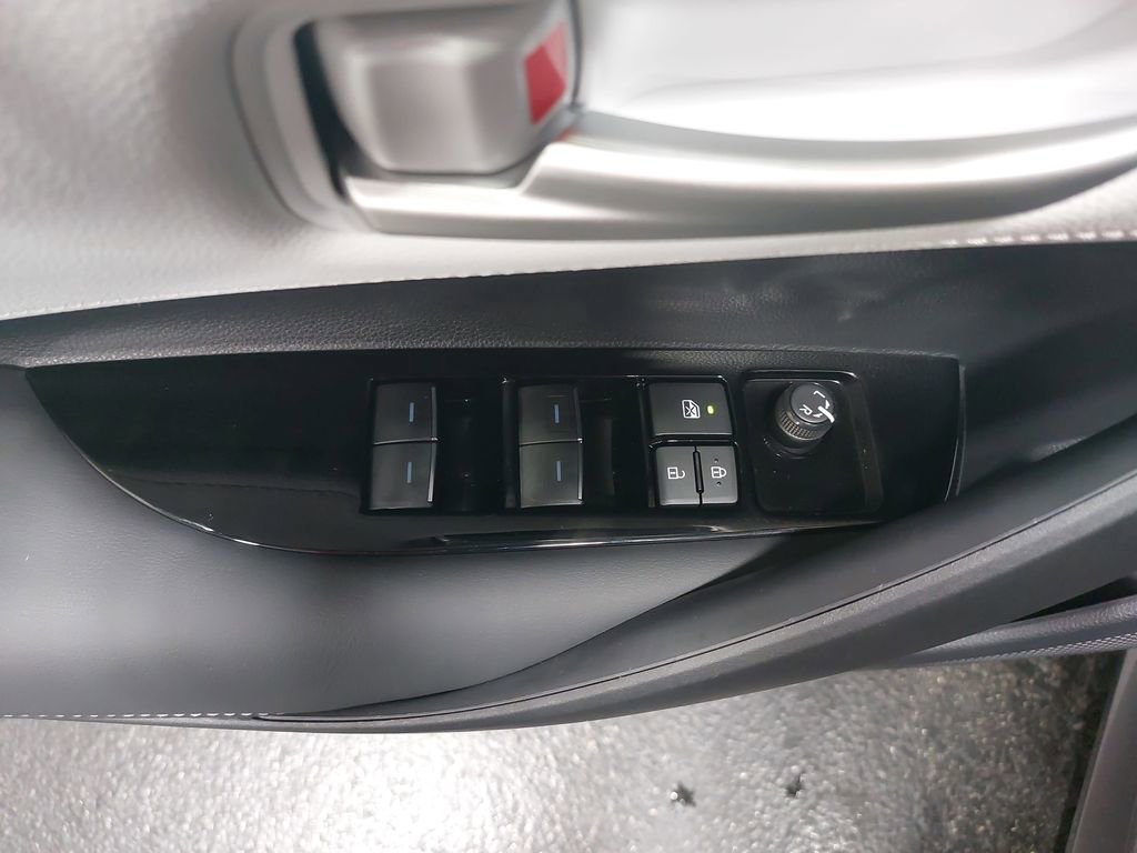 Used 2024 Toyota Corolla SE image 27