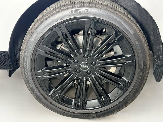 New 2025 Land Rover Range Rover Long Wheelbase SE AWD/4WD image 29