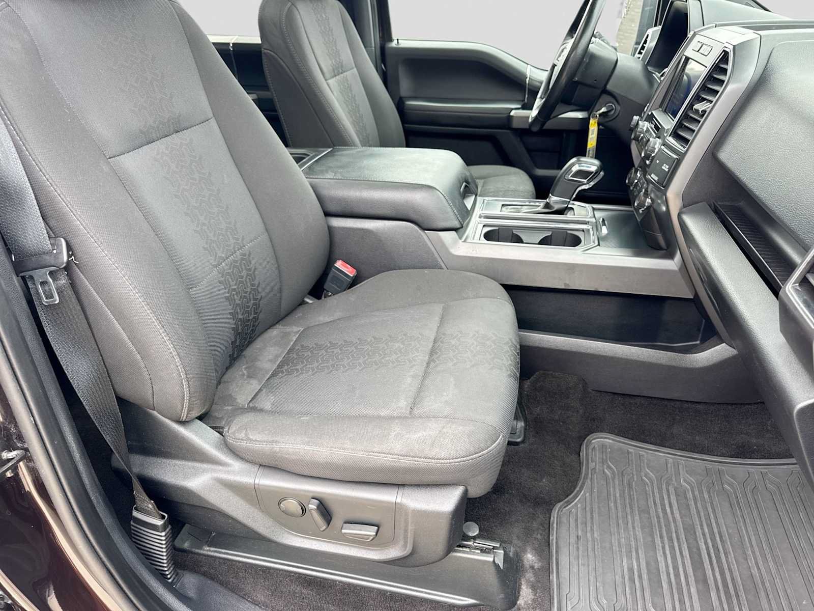Used 2019 Ford F150 XLT w/ Equipment Group 302A Luxury AWD/4WD image 21