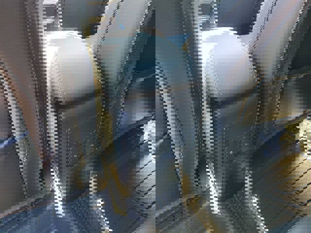 Used 2023 Ford Explorer XLT w/ Equipment Group 202A image 13