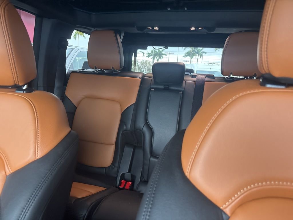 Used 2025 Ford Bronco Outer Banks w/ Sasquatch Package image 3