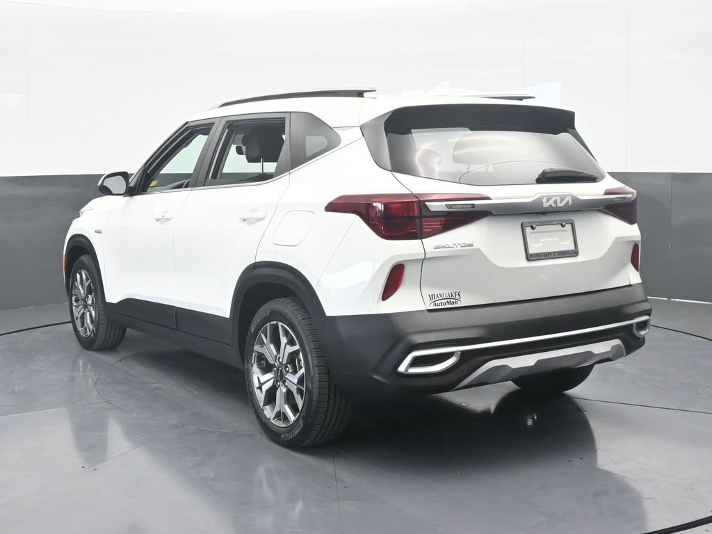 Used 2022 Kia Seltos EX image 4