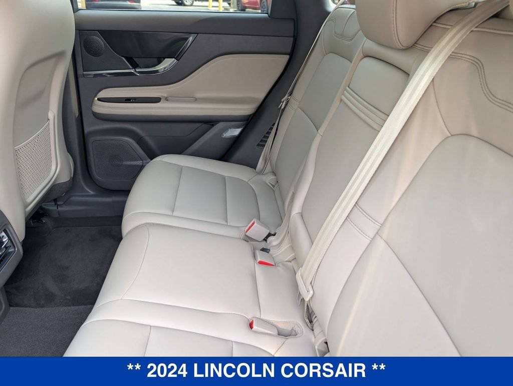 Used 2024 Lincoln Corsair AWD image 16