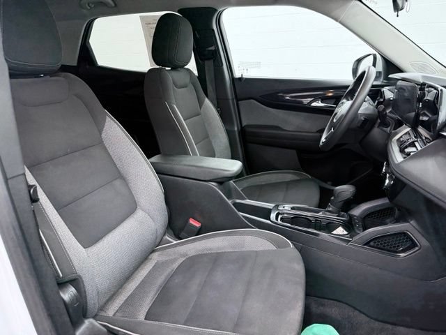 Used 2024 Chevrolet TrailBlazer LT FWD image 19