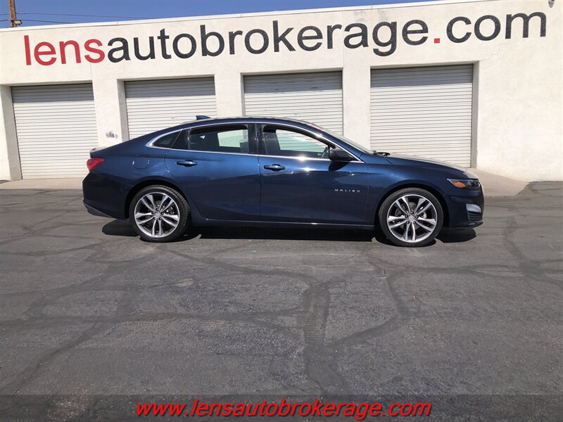 Used 2022 Chevrolet Malibu LT FWD image 1