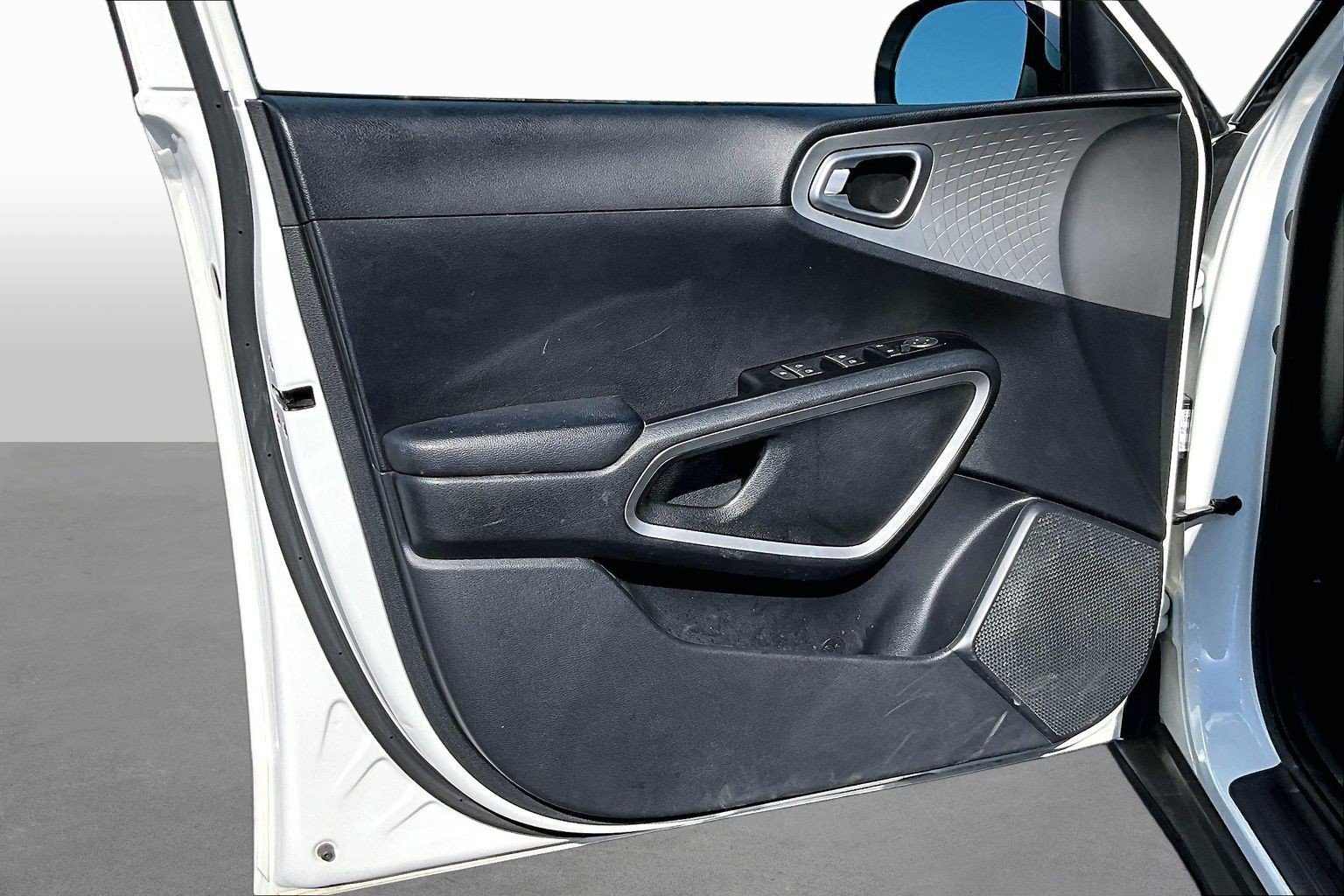Used 2023 Kia Soul LX FWD image 17
