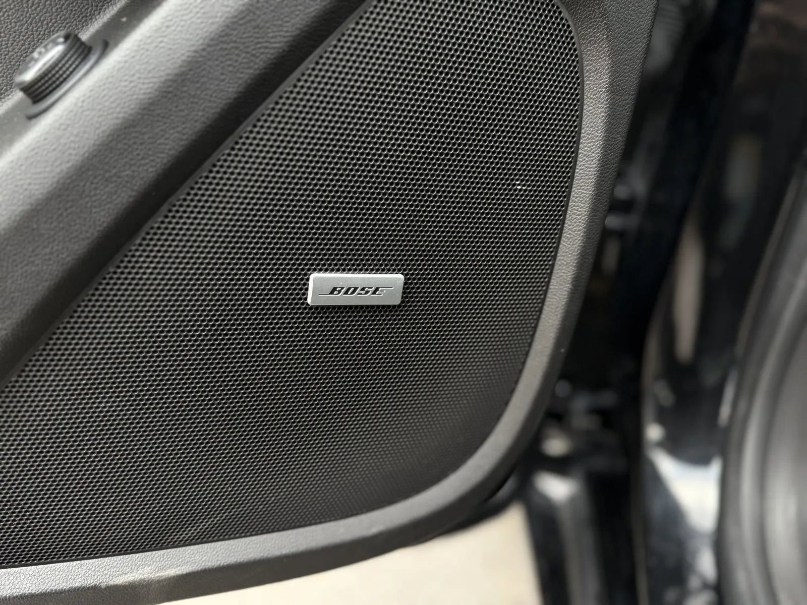 Used 2021 Chevrolet Traverse Premier w/ Redline Edition AWD/4WD image 30