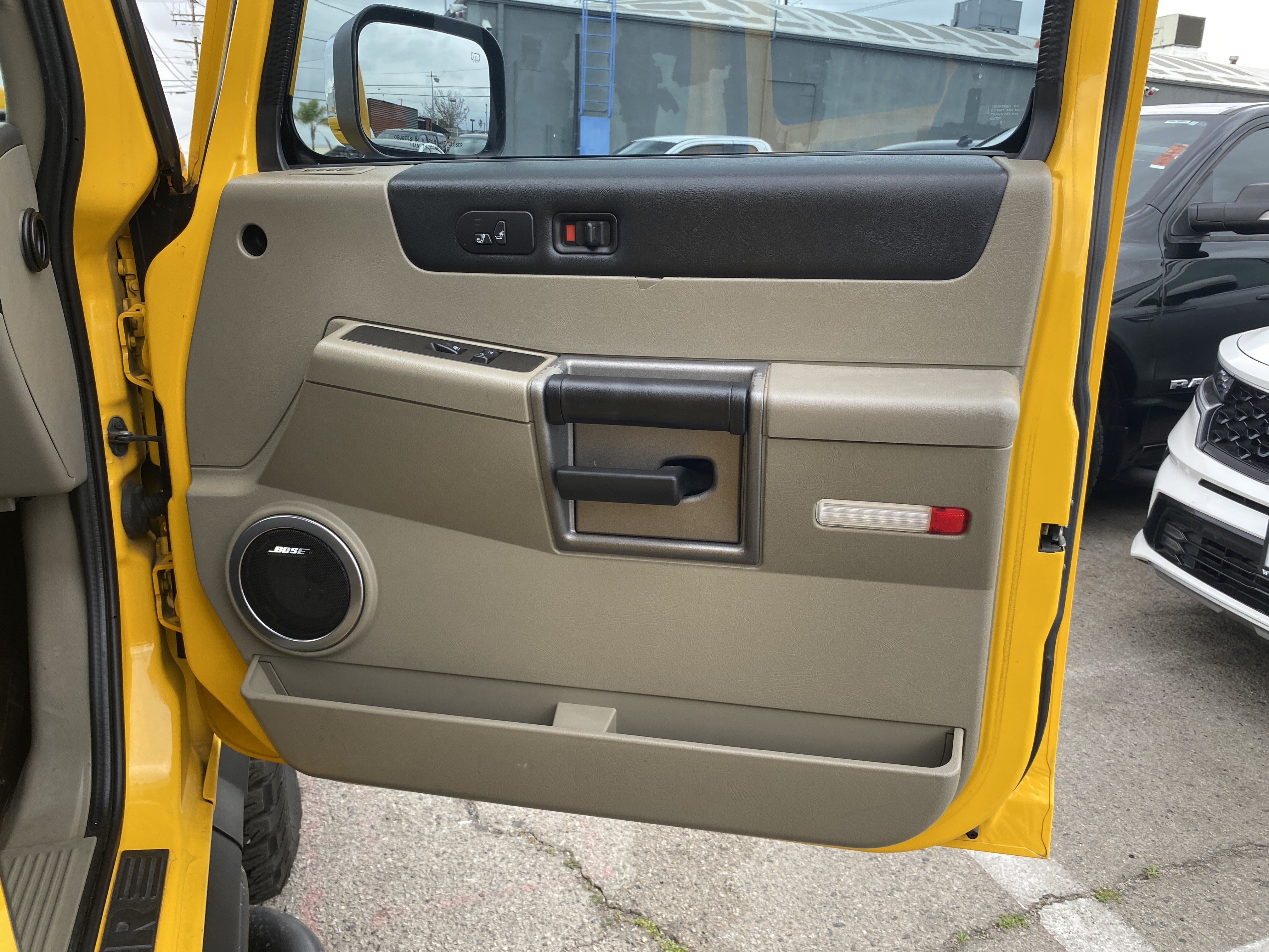 Used 2003 HUMMER H2 w/ Preferred Equipment Group AWD/4WD image 24
