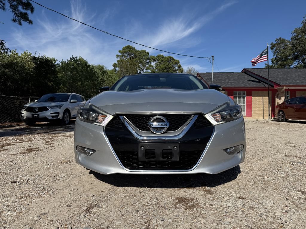 Used 2017 Nissan Maxima Platinum FWD image 2