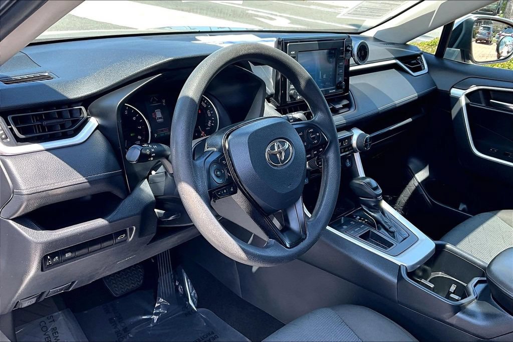 Used 2022 Toyota RAV4 XLE w/ Convenience Package FWD image 9