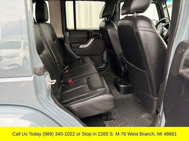 Used 2014 Jeep Wrangler Unlimited Sahara w/ Dual Top Group AWD/4WD image 29